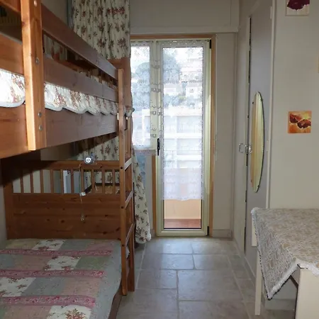 2 Pieces Avec Terrasse Et Vue Au Lavandou - Fr-1-308-57 アパート