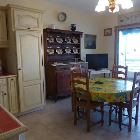 2 Pieces Avec Terrasse Et Vue Au Lavandou - Fr-1-308-57 アパート